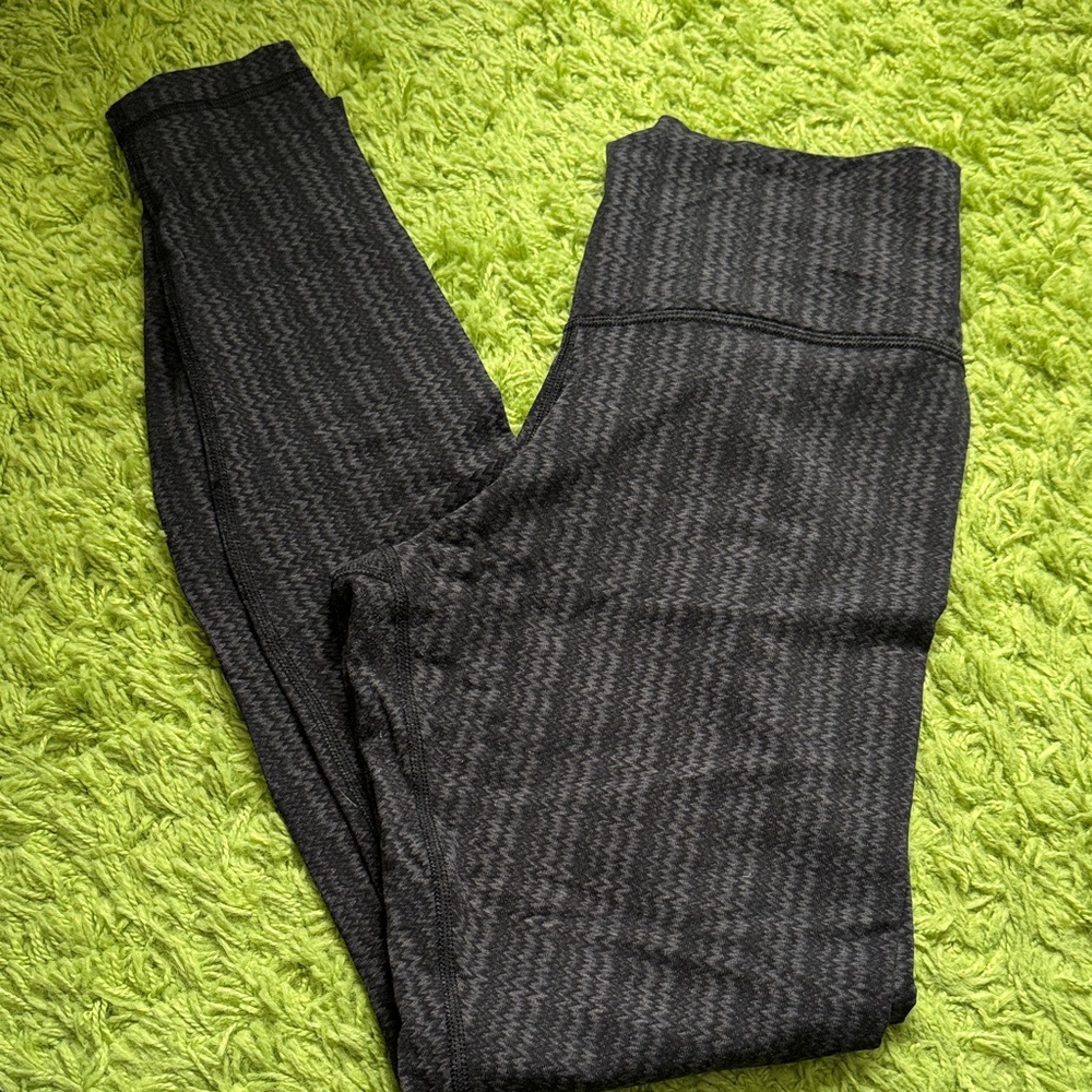 Lululemon grey black Patterned Wubder Under leggings sz 8 euc